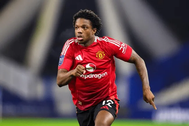 tyrell-malacia-cau-thu-mu-theo-chan-erik-ten-hag-min_11zon